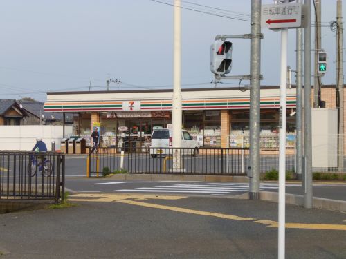 セブン-イレブン今津南新保店（コンビニ）まで1284m