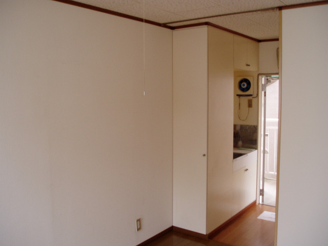 居室・リビング　室内