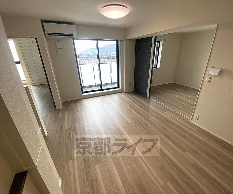 居室・リビング　日当たりの良いリビングです。