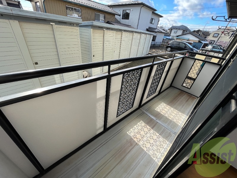 バルコニー　洗濯物がたくさん干せるバルコニーで嬉しいですね。