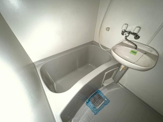 洗面設備　※別の部屋の写真です