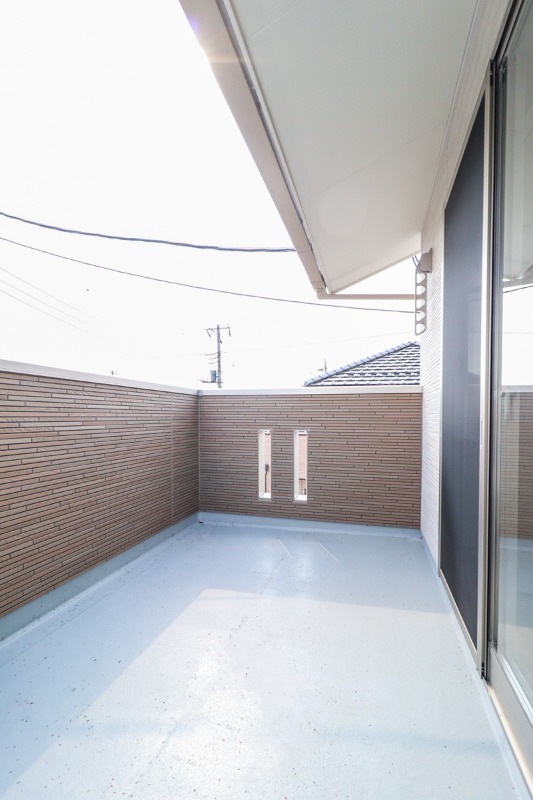 バルコニー　図面と現状に相違がある場合には現状を優先