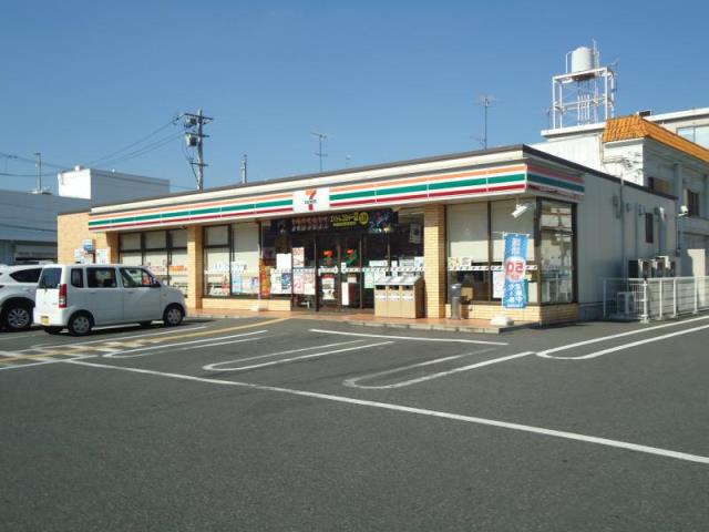 コンビニ　セブンイレブン福山春日６丁目店（コンビニ）まで700m
