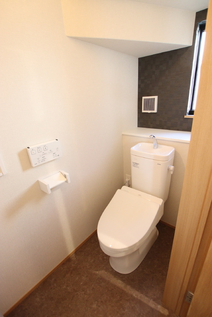 トイレ　★多機能便座付き★