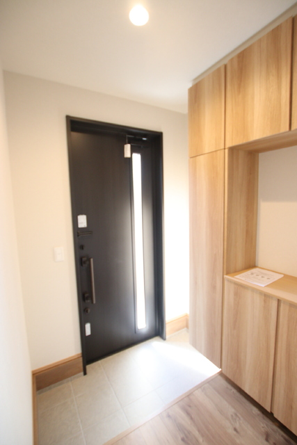 玄関　★大きなシューズクローゼット付きの玄関★