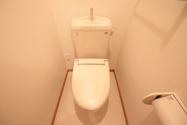 トイレ　※別室の参考写真の為、現況優先です。