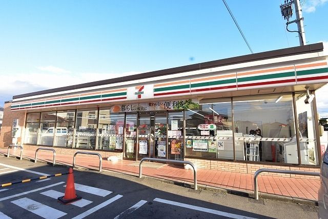 コンビニ　セブンイレブン郡山名倉店（コンビニ）まで400m