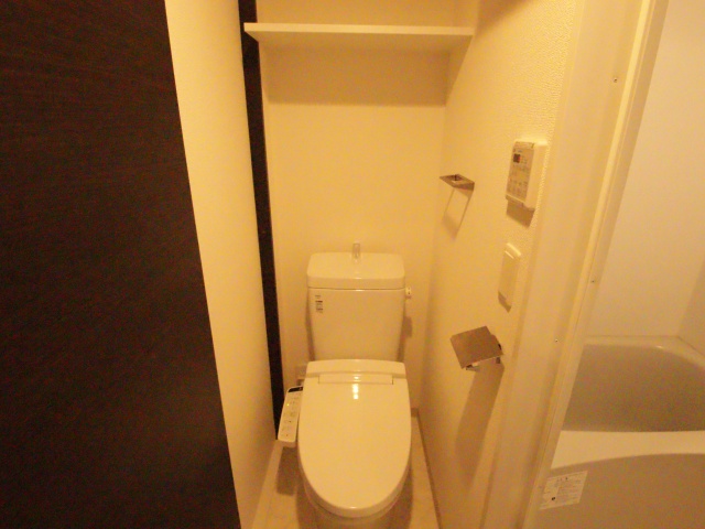 トイレ　※別室の参考写真の為、現況優先です。