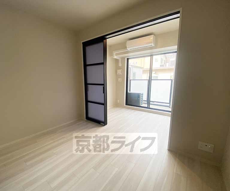 居室・リビング　２０２５年築、ＪＲ花園駅徒歩３分の物件です