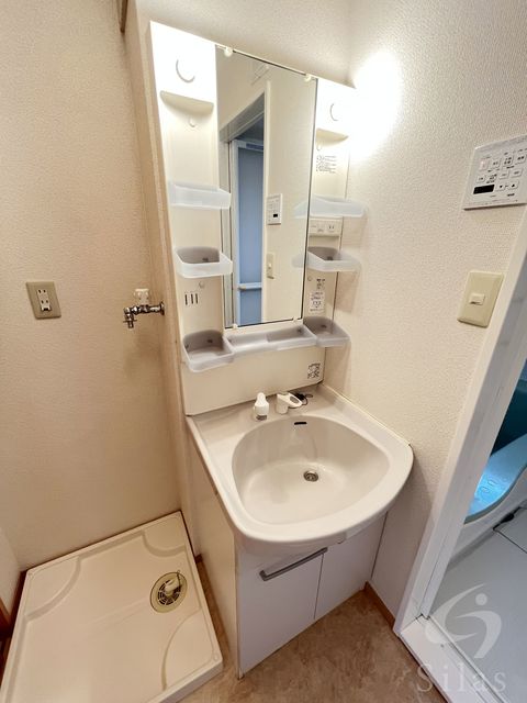 洗面設備　反転タイプ