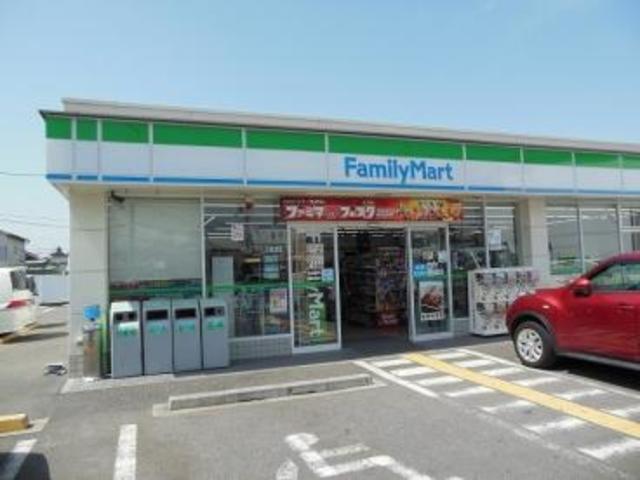 コンビニ　ファミリーマート小浦忠岡北店（コンビニ）まで747m