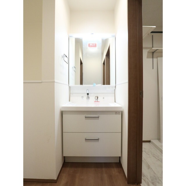 洗面設備　シャンプードレッサー付★※写真は別部屋。現況優先。