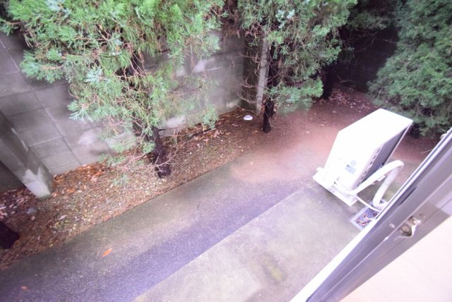 バルコニー　テラス