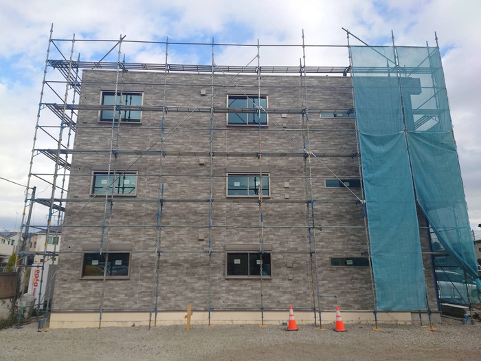 建物外観　建築中