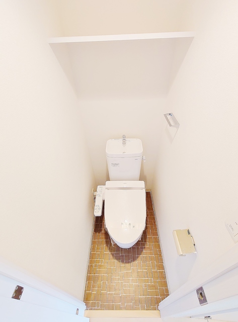 トイレ　暖房便座付きシャワートイレ