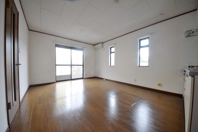 居室・リビング　お問い合わせはタウンハウジングまで