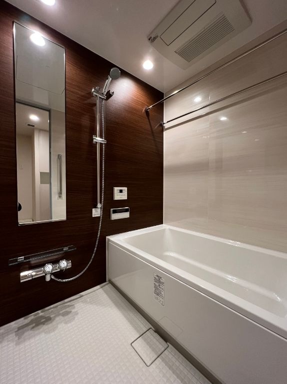 バス・シャワールーム　※別部屋の参考写真です。