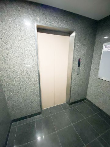 その他共有部分　エレベーターがあると重たい荷物も簡単に部屋まで運べますよ