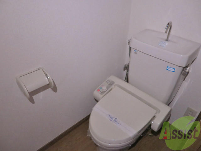 トイレ　こちらはトイレです。清潔感があり、安心して使用できます。