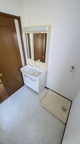 洗面設備　シャワーヘッド付き