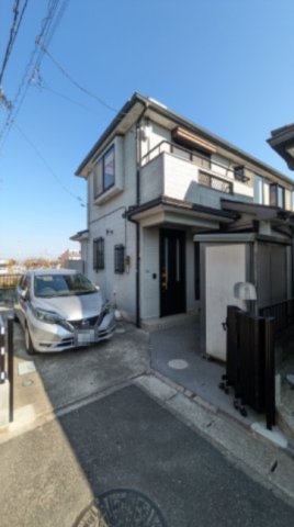 建物外観　駐車2台可（サイズは現地にてご確認下さい）