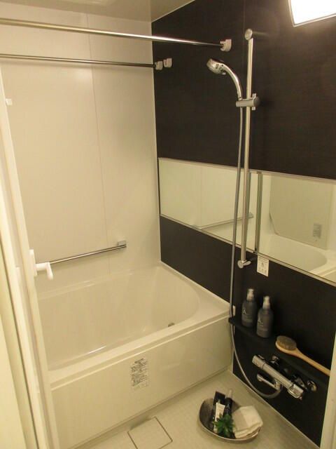 バス・シャワールーム　ゆったり過ごせるお風呂です