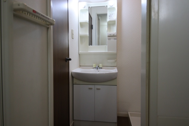 洗面設備　※別号室の参考写真です