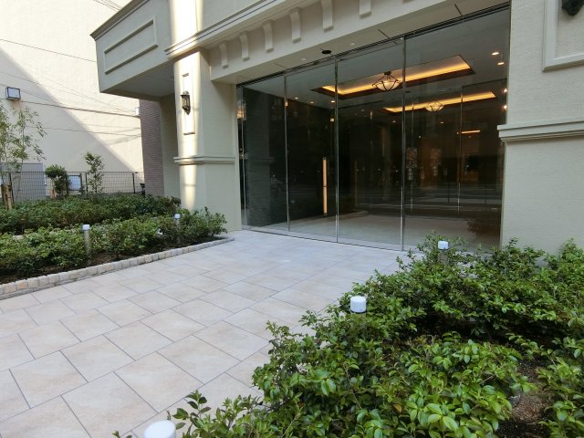 エントランス　詳細は、RISUMO江坂本店→06-6155-7137まで♪