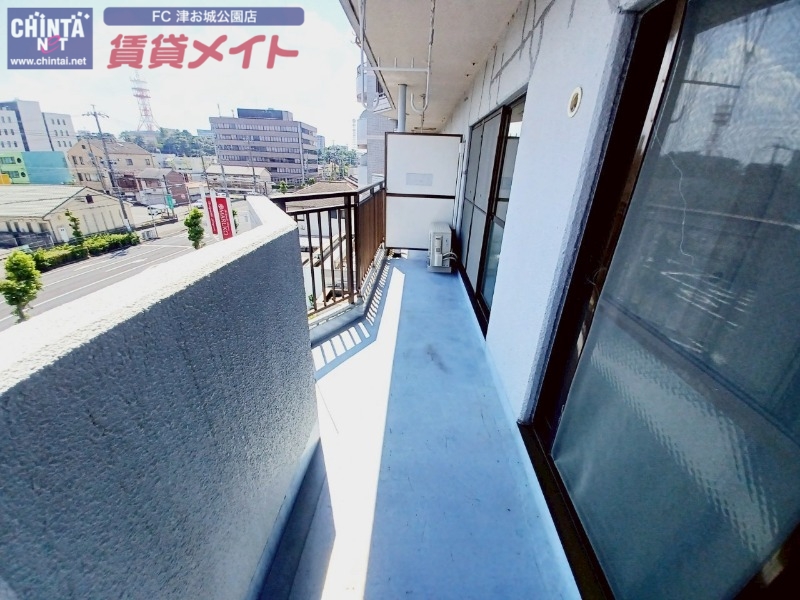 バルコニー　同じ物件、別部屋の写真です