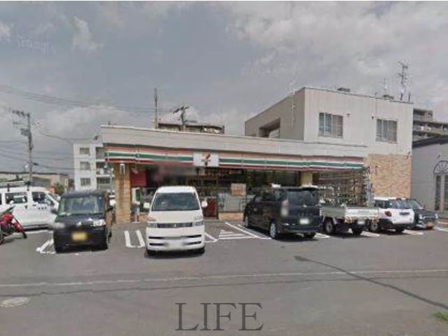 コンビニ　セブンイレブン札幌北郷3条8丁目店（コンビニ）まで130m