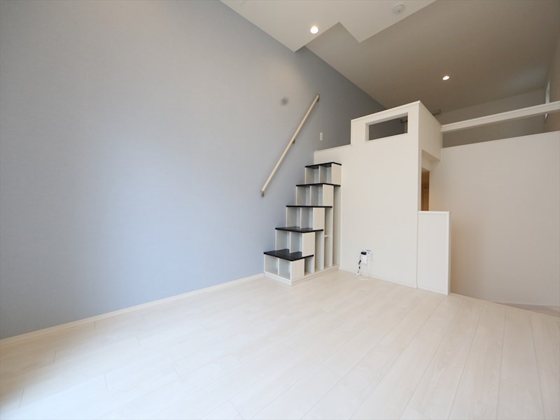 居室・リビング　洋室6.6帖　ロフト5.9帖（収納にも寝室にも使えます）