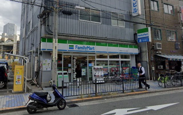 コンビニ　ファミリーマート新梅田スカイビル前店（コンビニ）まで659m