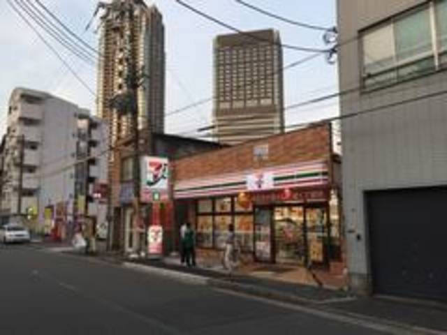 コンビニ　セブンイレブン梅田スカイビル東店（コンビニ）まで678m
