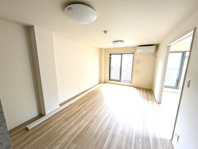 居室・リビング　建築中です