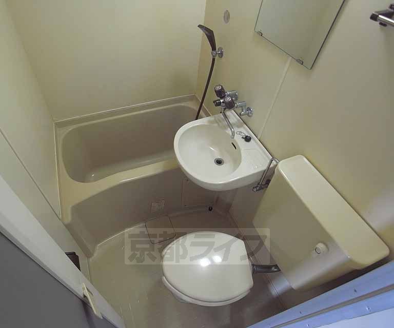 バス・シャワールーム　ユニットバスです