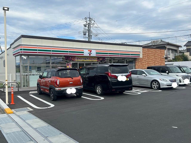 コンビニ　セブンイレブン富士今泉西店（コンビニ）まで741m