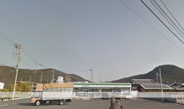 コンビニ　ファミリーマート高松西ハゼ町店（コンビニ）まで101m