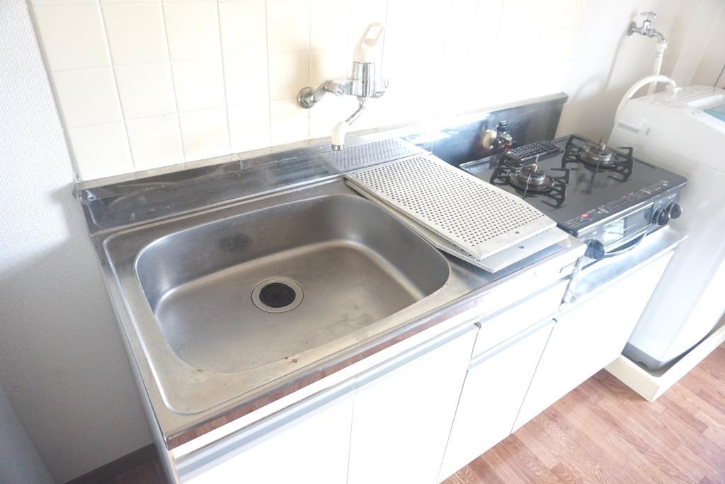 キッチン　近くにスーパーがあるので自炊もしやすいです！