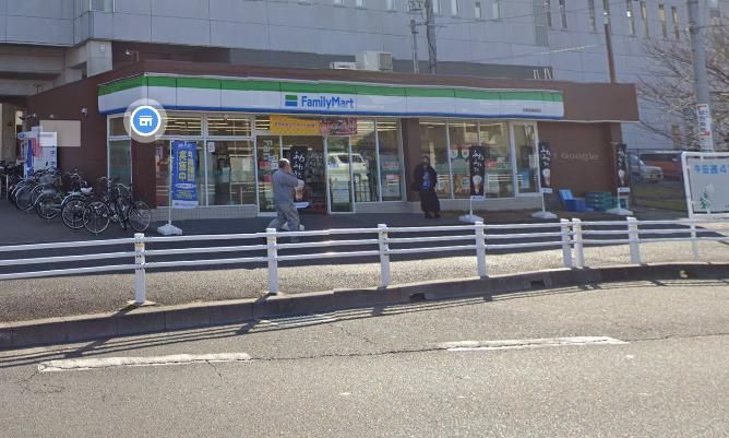 コンビニ　ファミリーマート近鉄烏森駅前店（コンビニ）まで330m