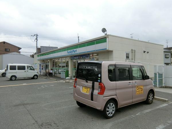 コンビニ　ファミリーマート富田林中野町店（コンビニ）まで1889m