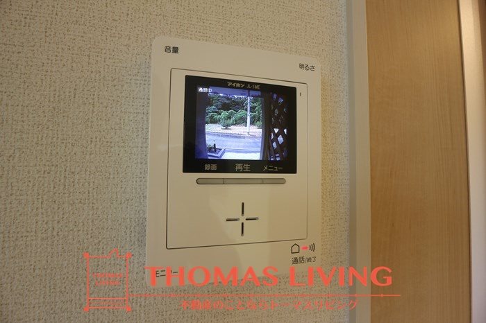 セキュリティ　モニター付インターホンで来客者の顔が見えて安心です。
