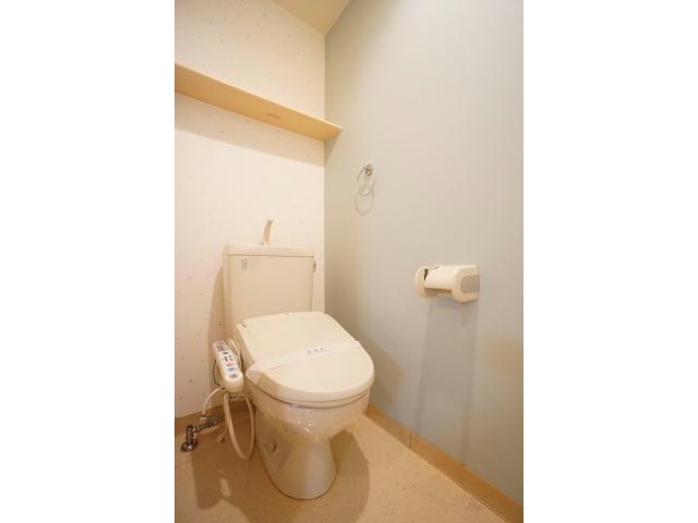 トイレ　温水洗浄便座