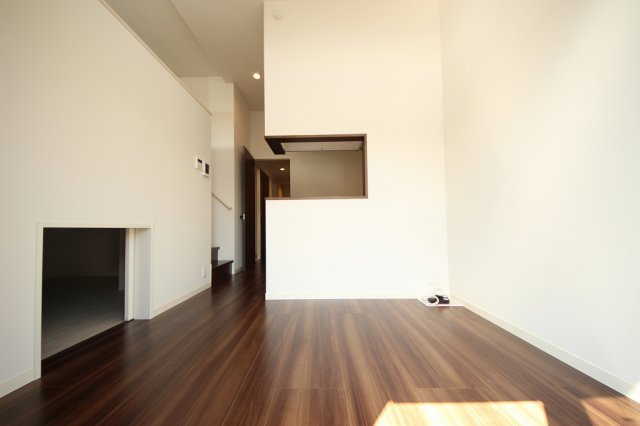 居室・リビング　こちらの居間で趣味の時間をお楽しみください