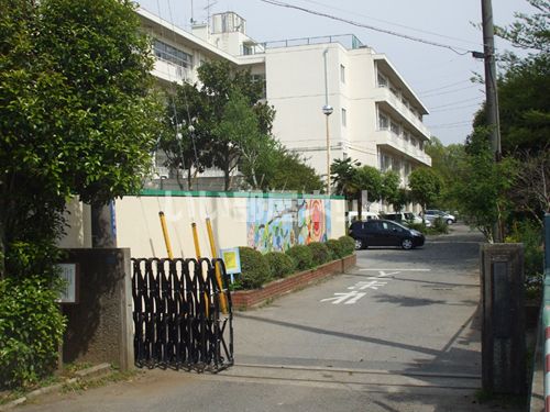 小学校　鎌ケ谷市立道野辺小学校（小学校）まで1968m