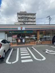 コンビニ　セブンイレブン大阪鶴見緑地店（コンビニ）まで270m
