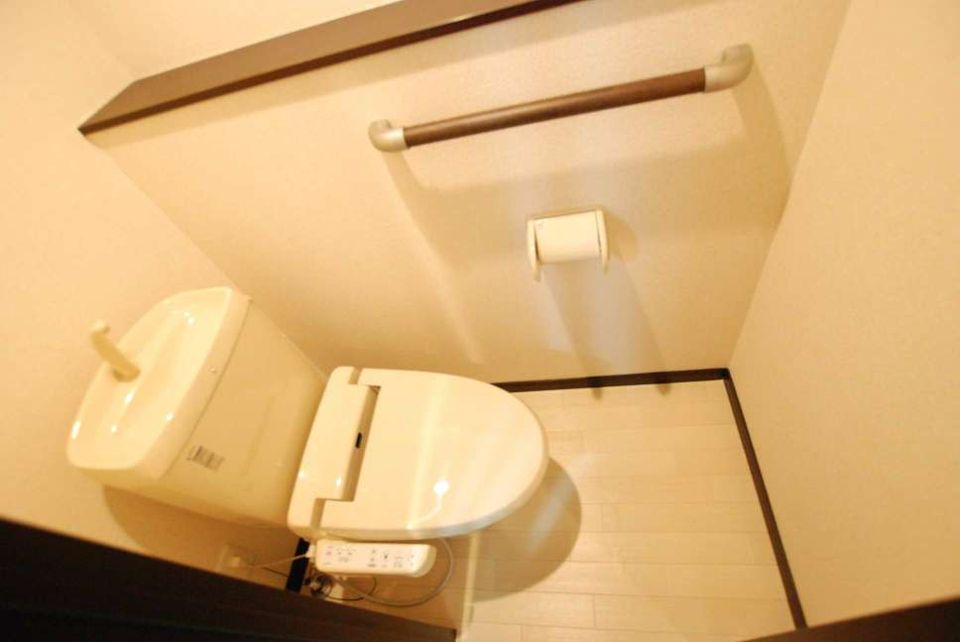 トイレ　同タイプ写真の為、現況優先