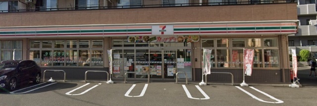 コンビニ　セブンイレブン川崎向丘出張所前店（コンビニ）まで680m