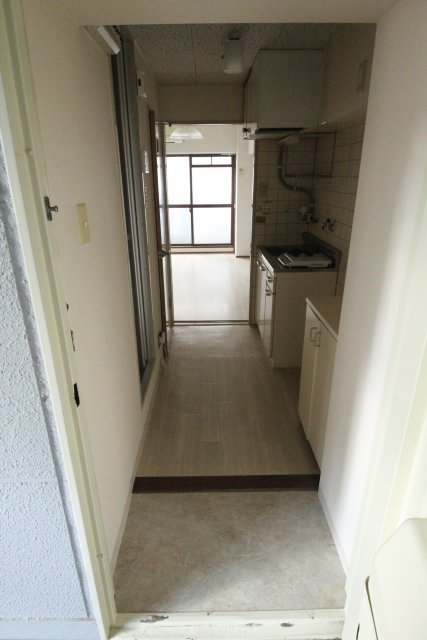 玄関　※同建物・別号室の写真です