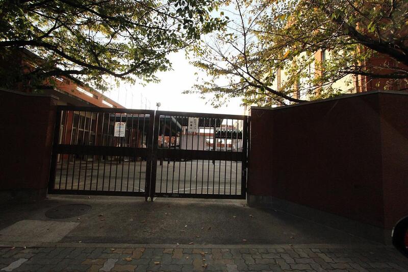 小学校　名古屋市立篠原小学校（小学校）まで407m