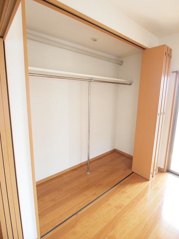 収納　横広の収納があります。